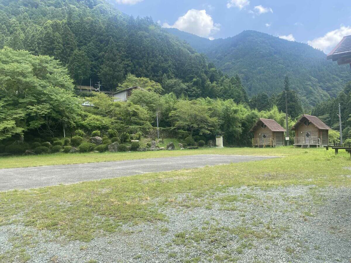 白髪山ふれあいの村休養センター 汗見川